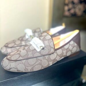 Coach Hanna Sig Jacquard Oak/Maple loafers size 8.